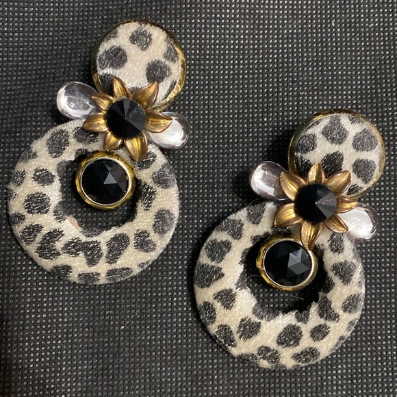 Vintage 80’s clip-on faux fur animal pattern dangling earrings - Picture 2 of 5